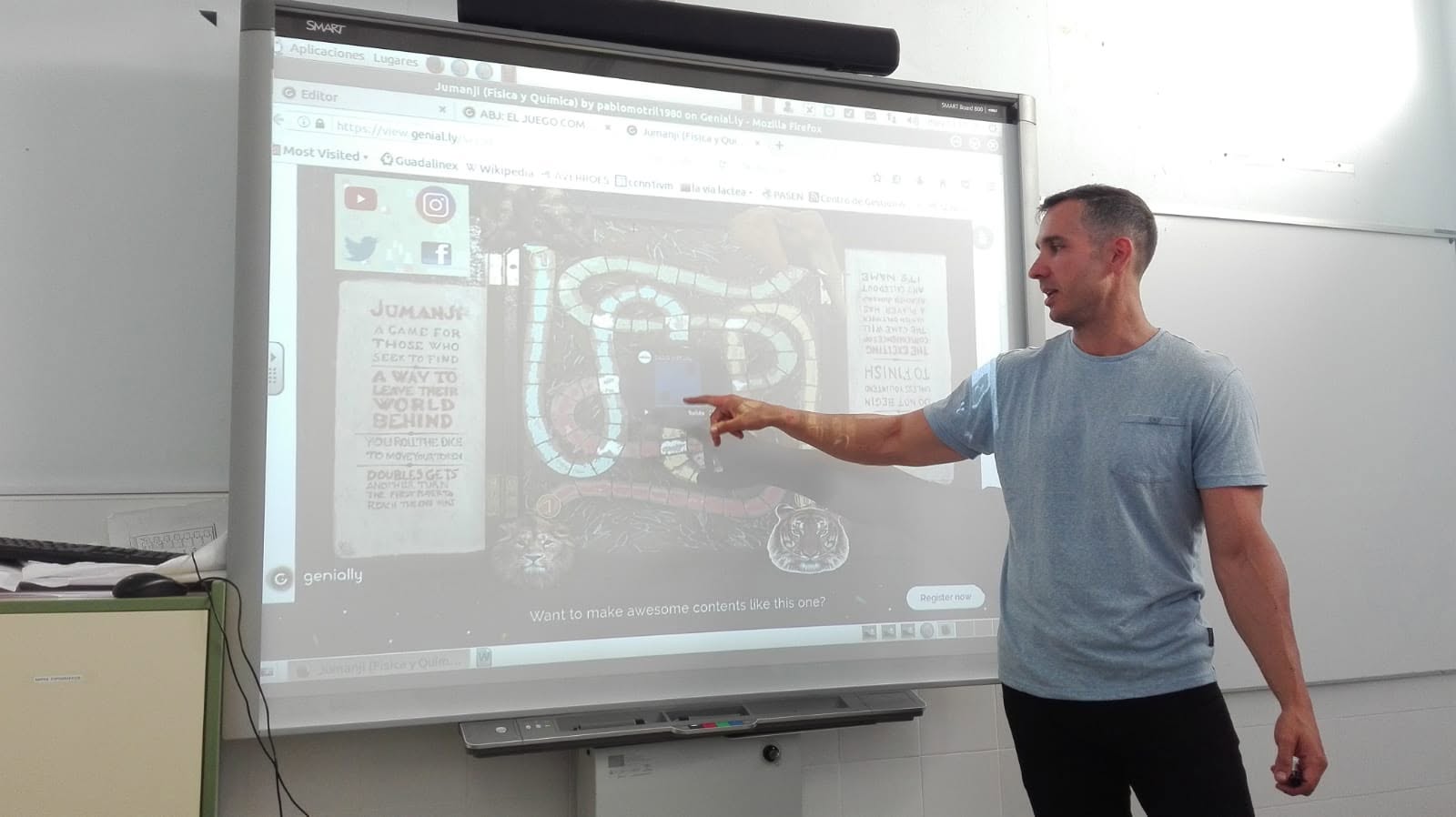 Pablo Ortega compartiendo una experiencia educativa en una actividad formativa